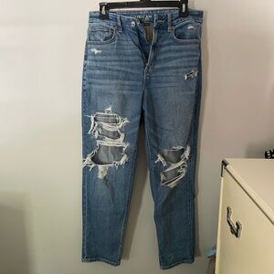 american eagle ripped jeans size 6